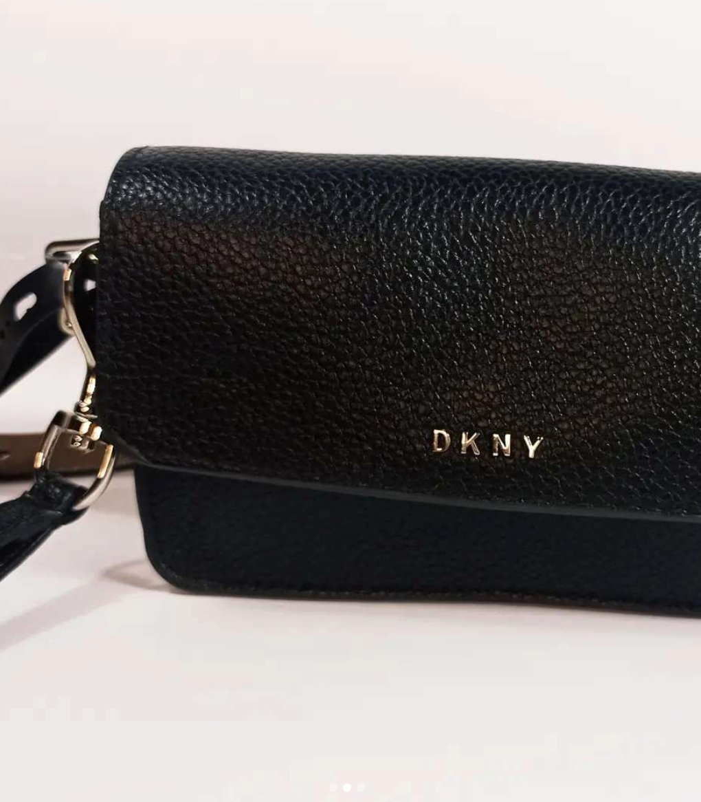 Banano Cinturon DKNY