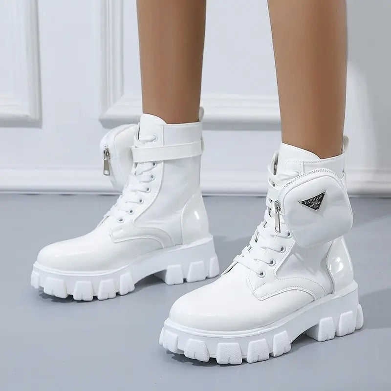 Botas Cortas para Mujer con Plataforma | Hebillas Decorativas y Bolsillo Lateral | Estilo Biker