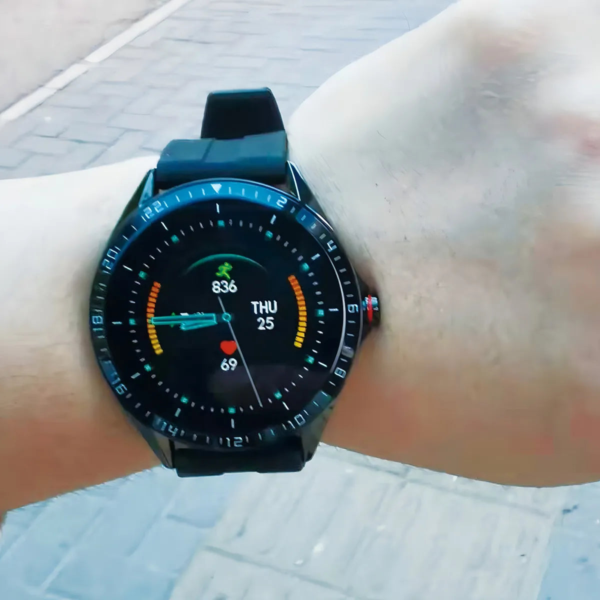 Reloj KUMI GW16T Inteligente 1.3'' Ip67 Deportivo Impermeable Con Bluetooth Negro