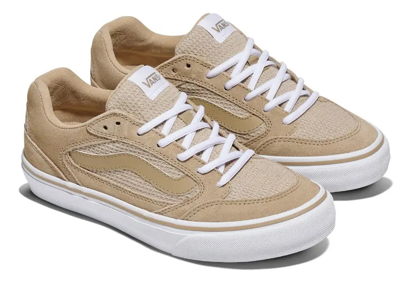 Zapatilla Mujer Fairview Deluxe Beige Vans