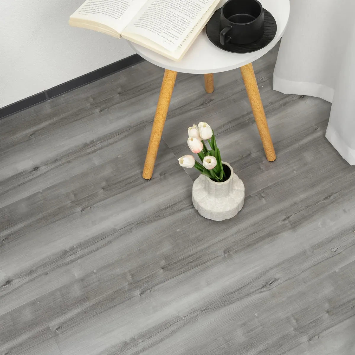 Piso Vinílico Autoadhesivo Diseño Madera Gris 30 x 350 cm – 3,3 m²