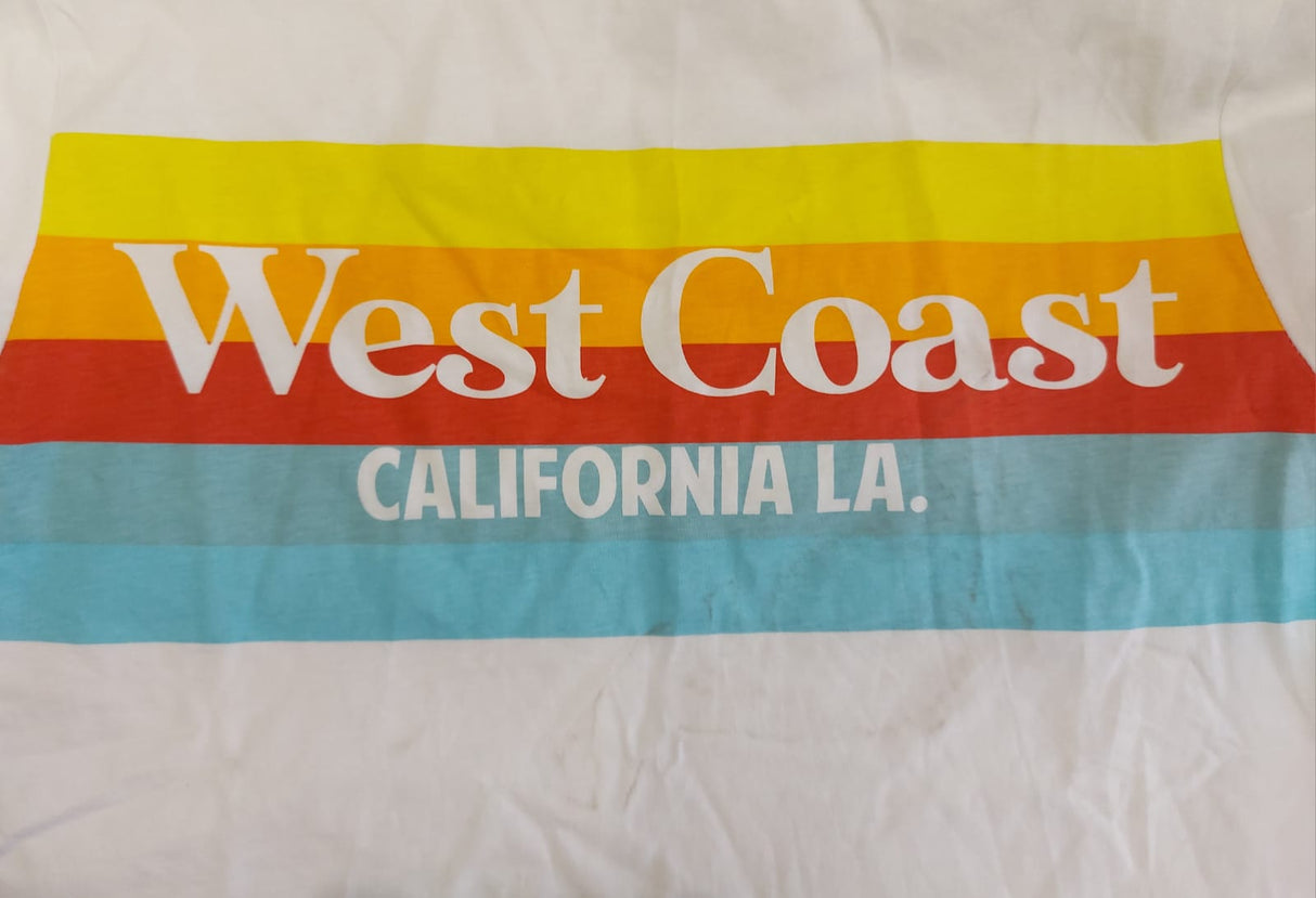 POLERA CUELLO REDONDO PRINT AL PECHO ROBERT LEWIS