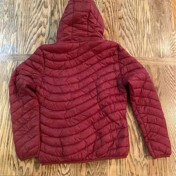 Chaqueta acolchada color burdeos intenso Mujer