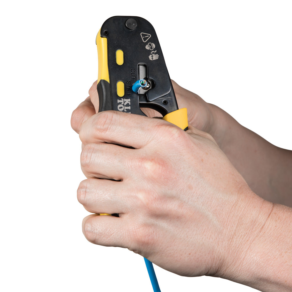 Klein Tools VDV226-110 Ponchadora, Pelacables y Cortacables con Matraca para Conectores Pass-Thru RJ45