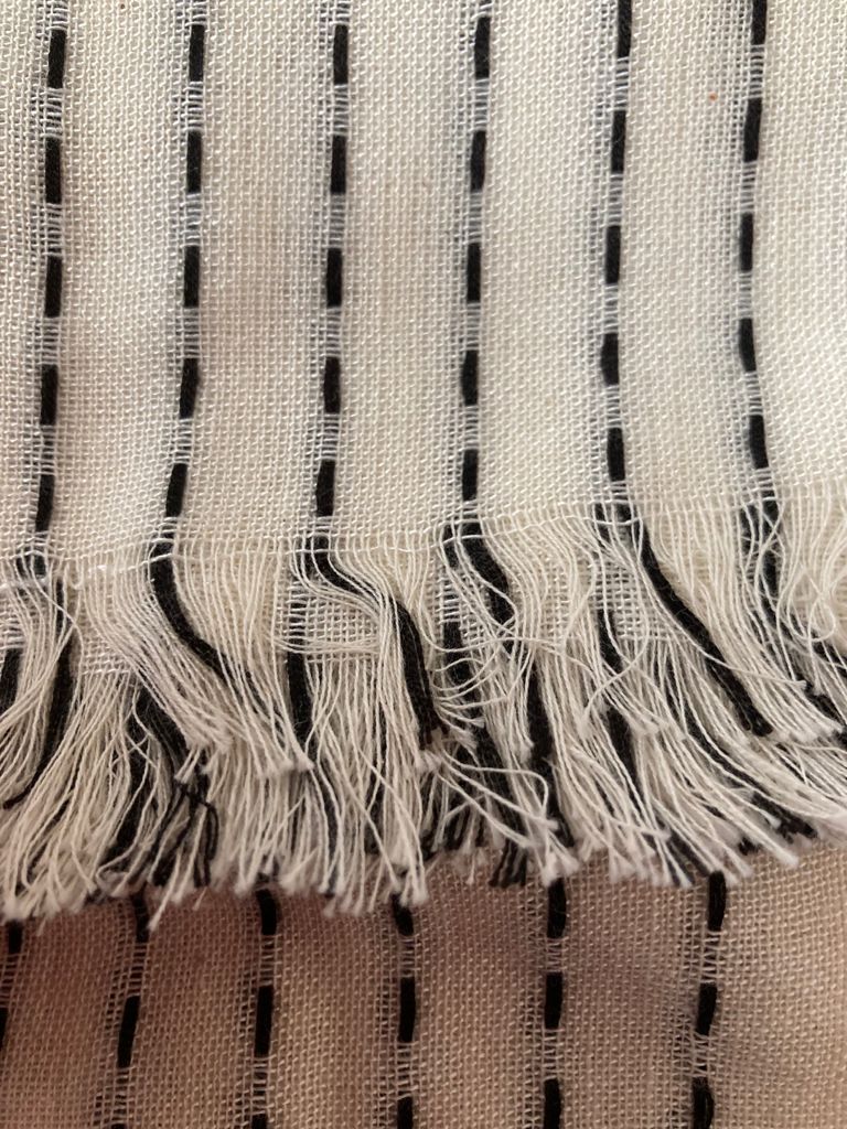 Panuelo Blanco lineas negras Lounge | comprala.cl