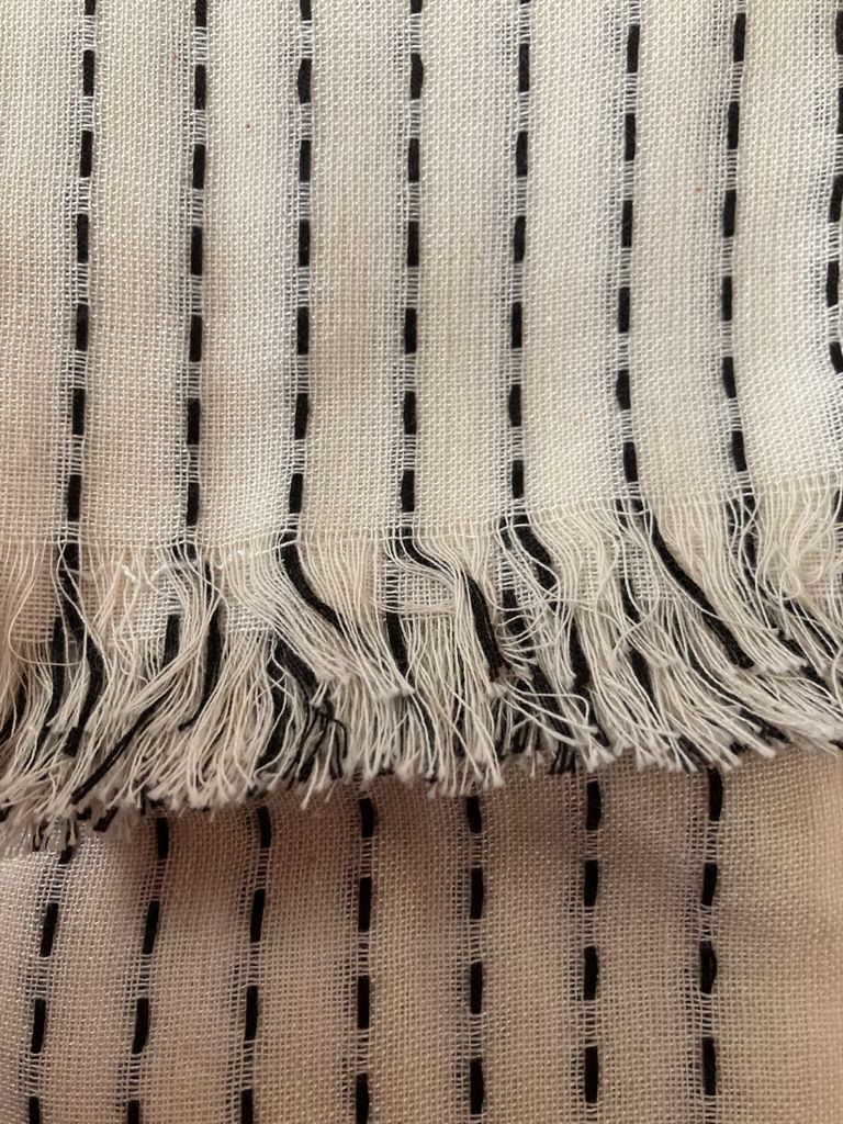 Panuelo Blanco lineas negras Lounge | comprala.cl