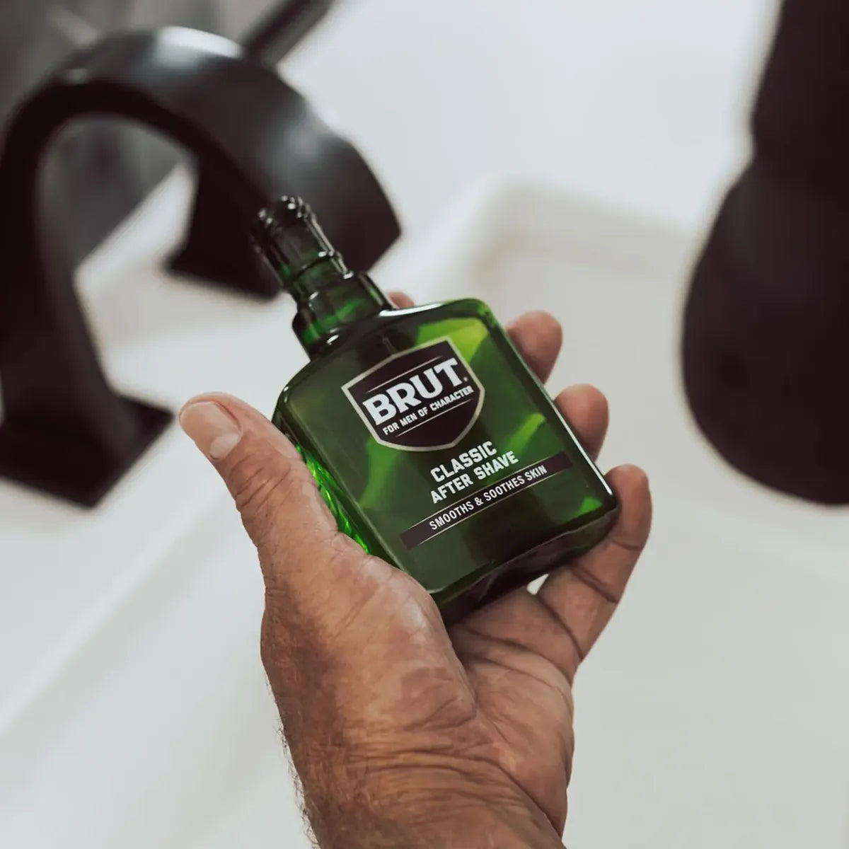 After Shave Brut Classic para Hombre 150 ml | Loción Refrescante para Después del Afeitado