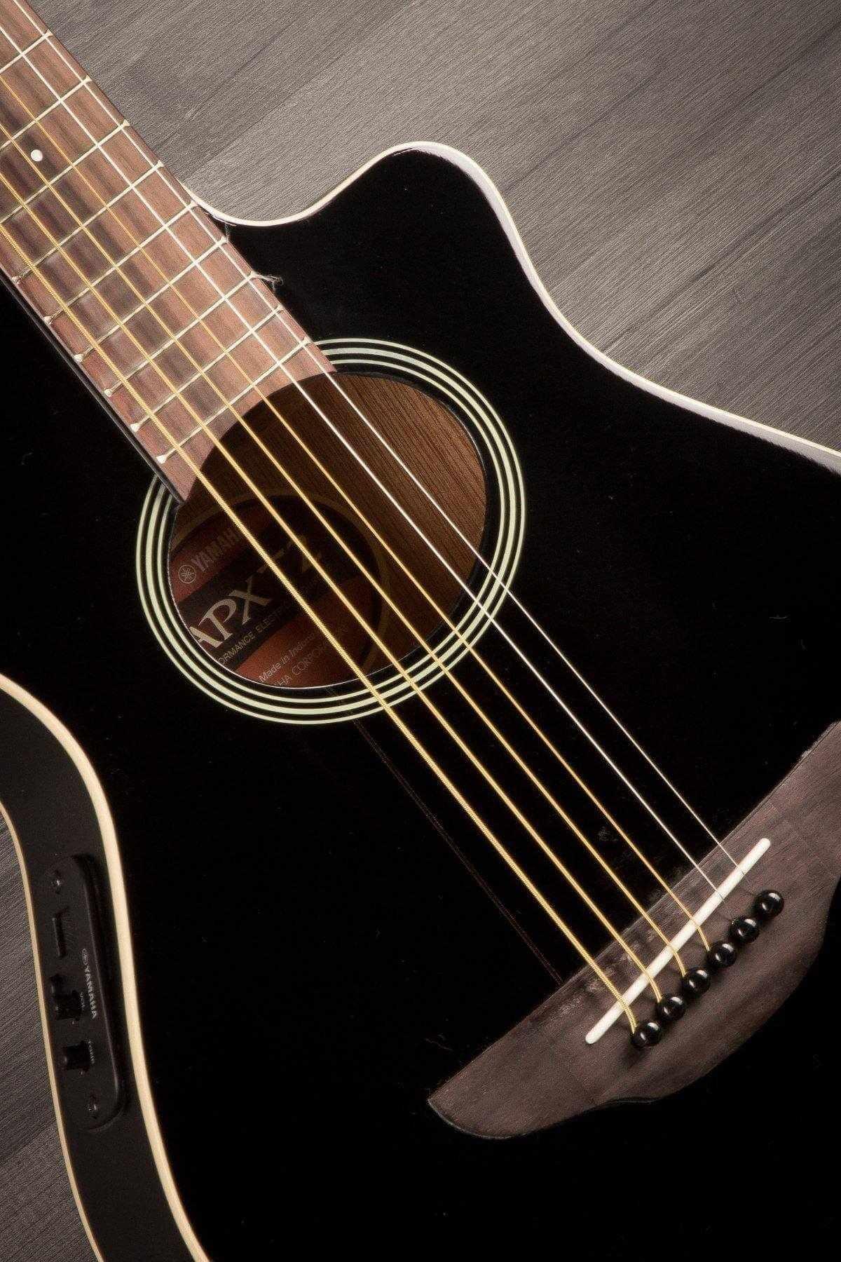 Guitarra Acústico-Eléctrica Yamaha APXT2 Negra | Mini Guitarra de Viaje | Con Corte | Incluye Funda