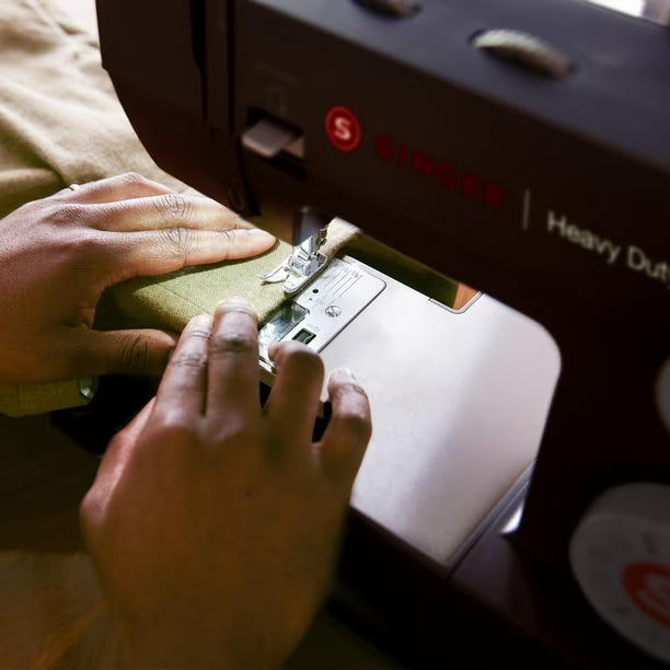 Máquina de Coser Singer Heavy Duty 4432 Alta Velocidad 110V | 32 Puntadas | Uso Semi Profesional