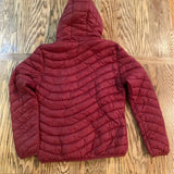 Chaqueta acolchada color burdeos intenso Mujer