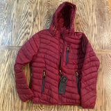 Chaqueta acolchada color burdeos intenso Mujer