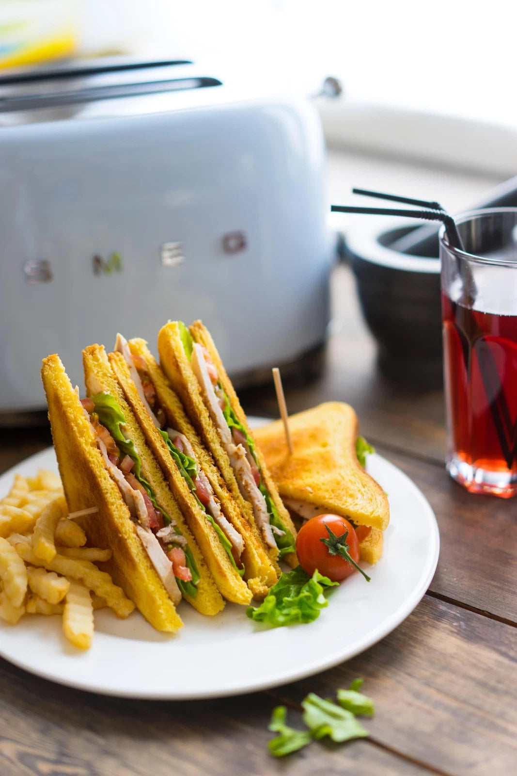 Tostadora SMEG de 2 rebanadas azul pastel