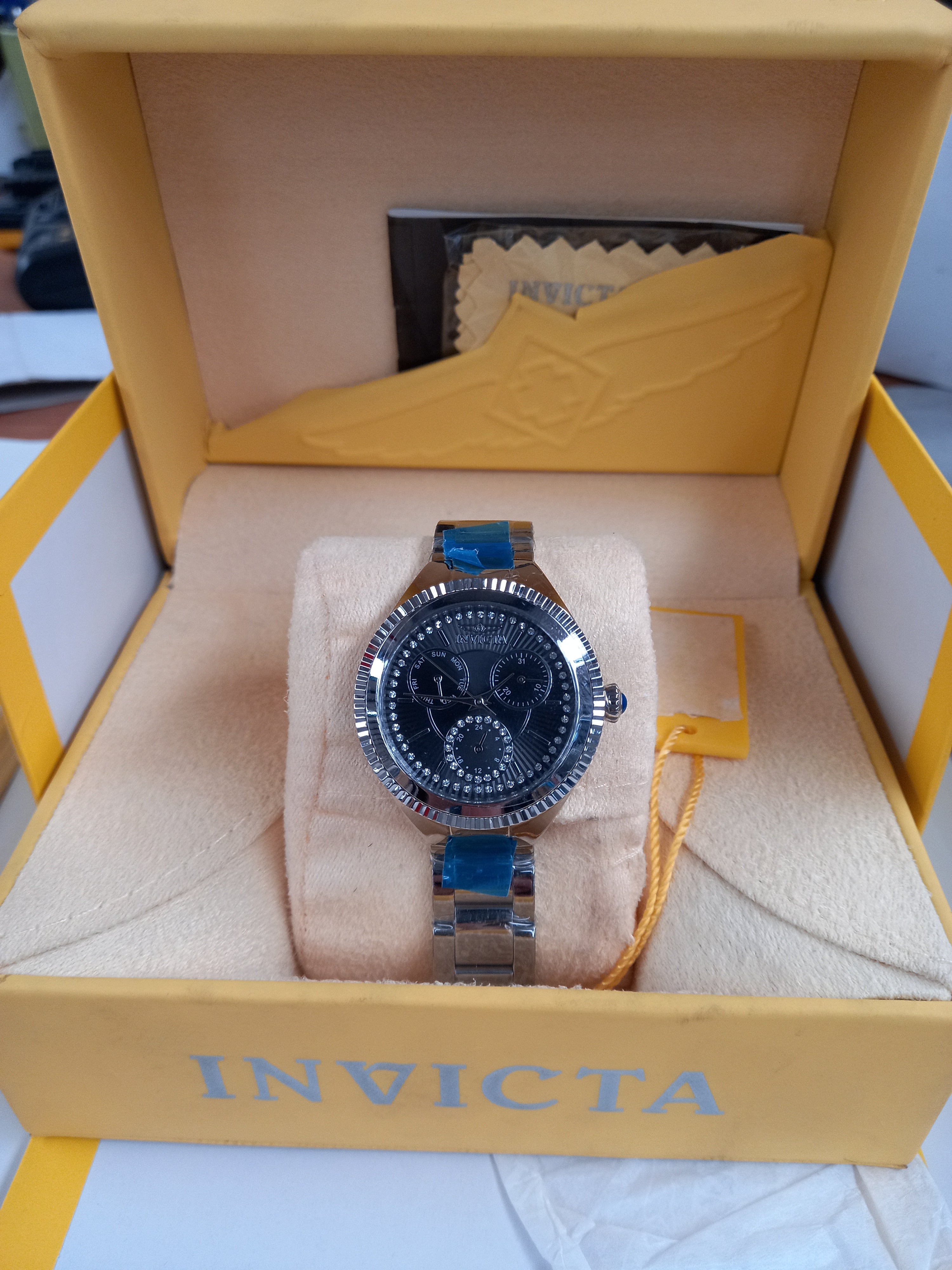 Invicta caja outlet